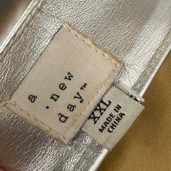 A New Day Metallic Short Mini Skirt Women Silver XXL Shiny Glam Costume Cosplay - Picture 8 of 8